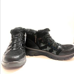 Sketchers Relaxed Fit Memory Foam Ankle Boot